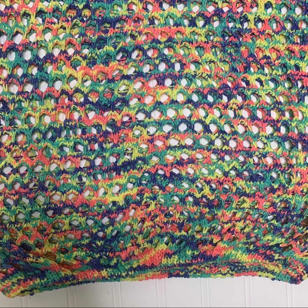Lulumari Colorful Netted Top - Picture 5 of 16